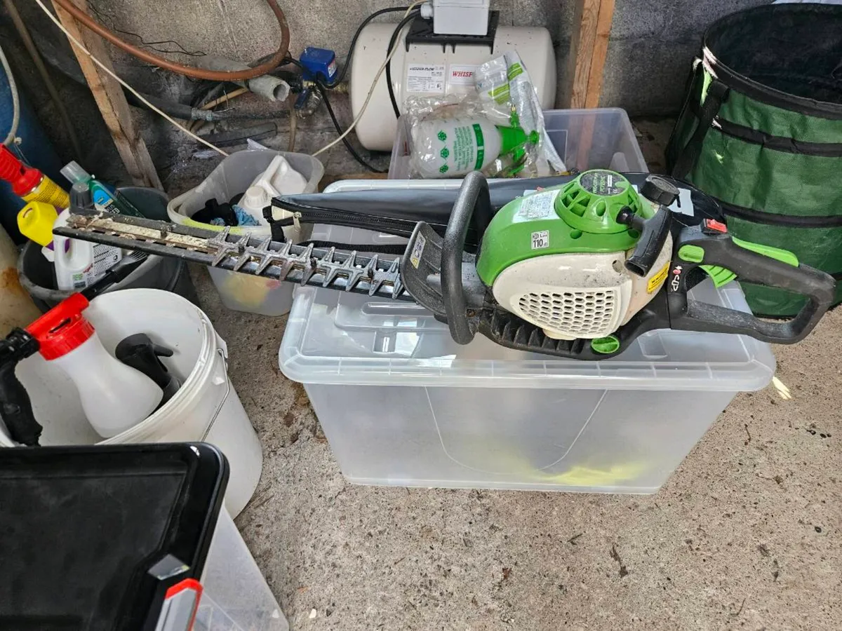 Hedge trimmer, trimmer and Chain saw - Image 1