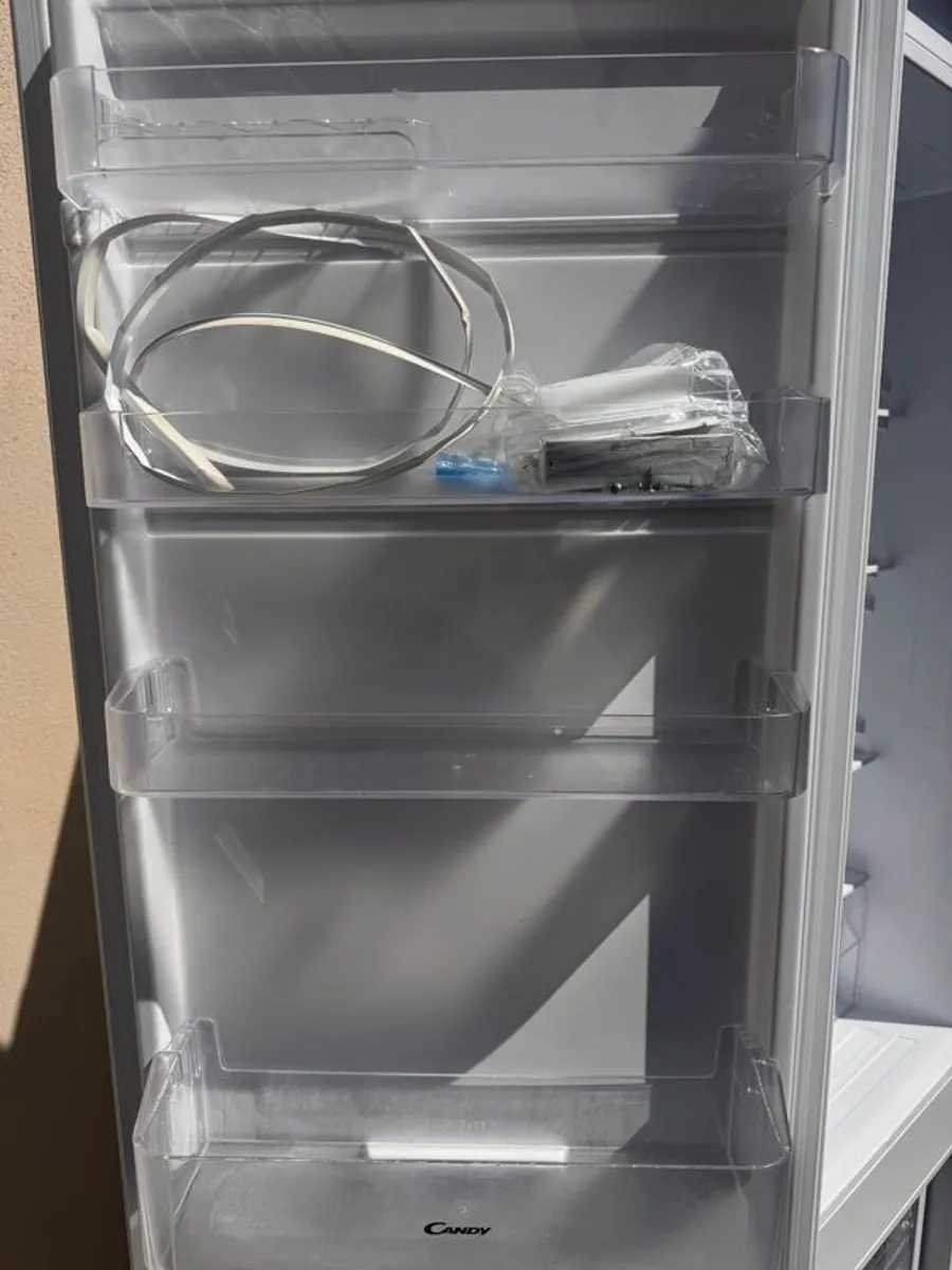 CANDY BCBS 174 TTK/N Integrated 70/30 Fridge Freezer - Image 3
