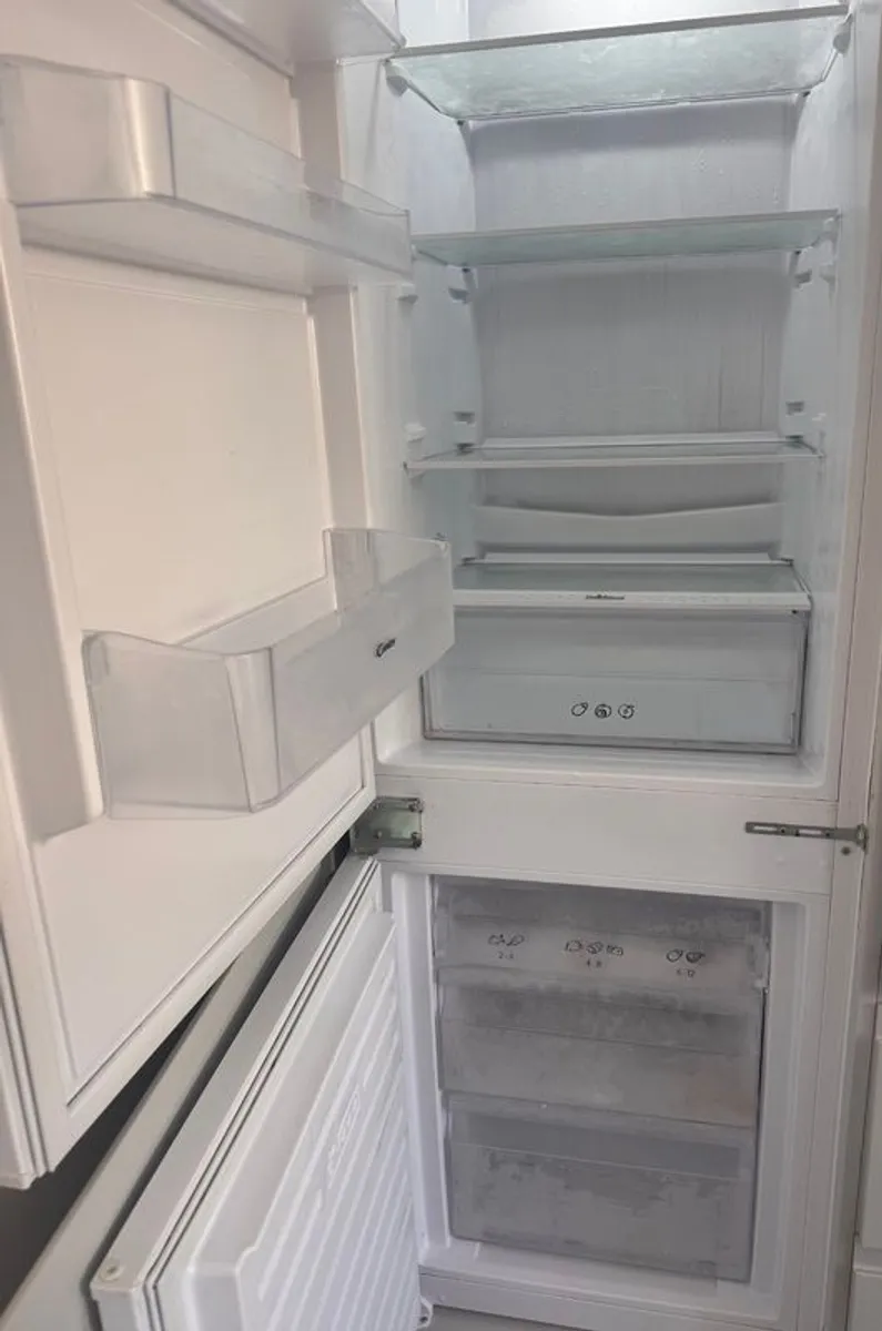 CANDY BCBS 174 TTK/N Integrated 70/30 Fridge Freezer - Image 1