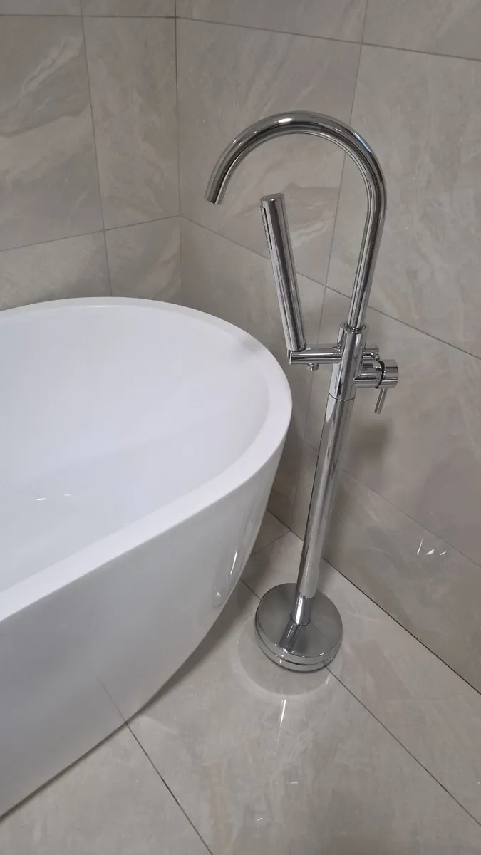 Free standing   bath tap - Image 2