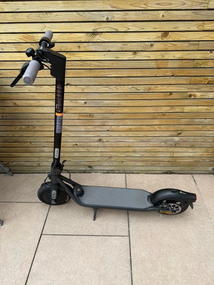 Segway Ninebot F25 scooter for sale - Image 2