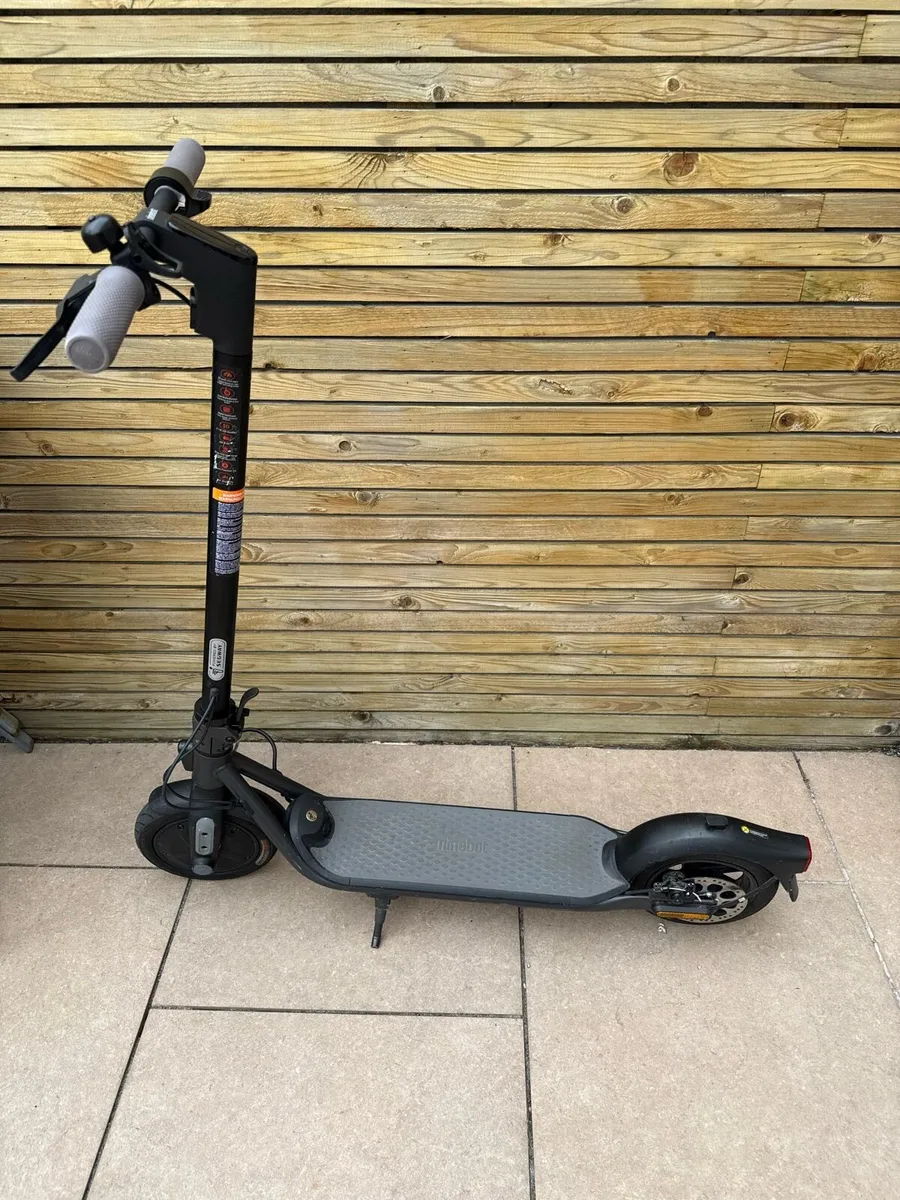 Segway Ninebot F25 scooter for sale - Image 3