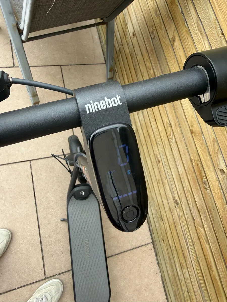 Segway Ninebot F25 scooter for sale - Image 4