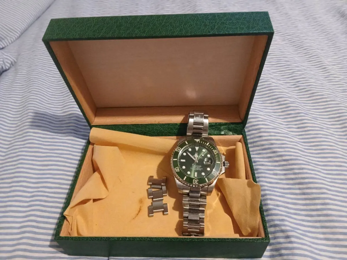 Rolex Inspired Green Submariner - Image 2