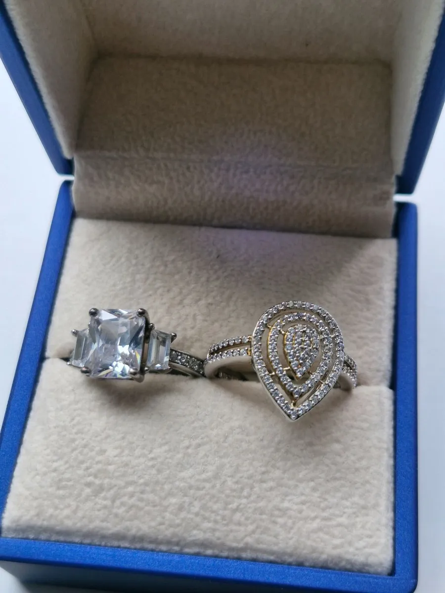 Jewellery - Image 1