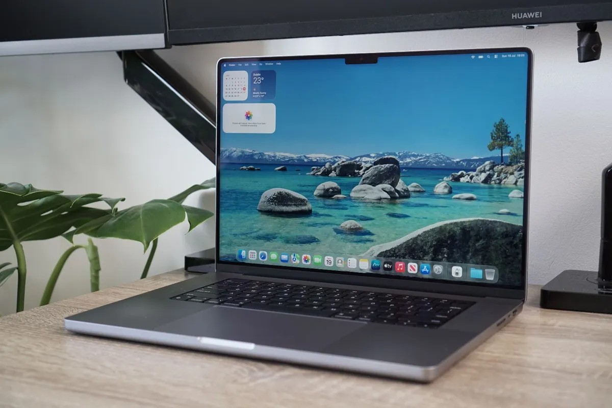 MacBook Pro 16" 32GB | 2021 | M1 Pro | 512GB - Image 1