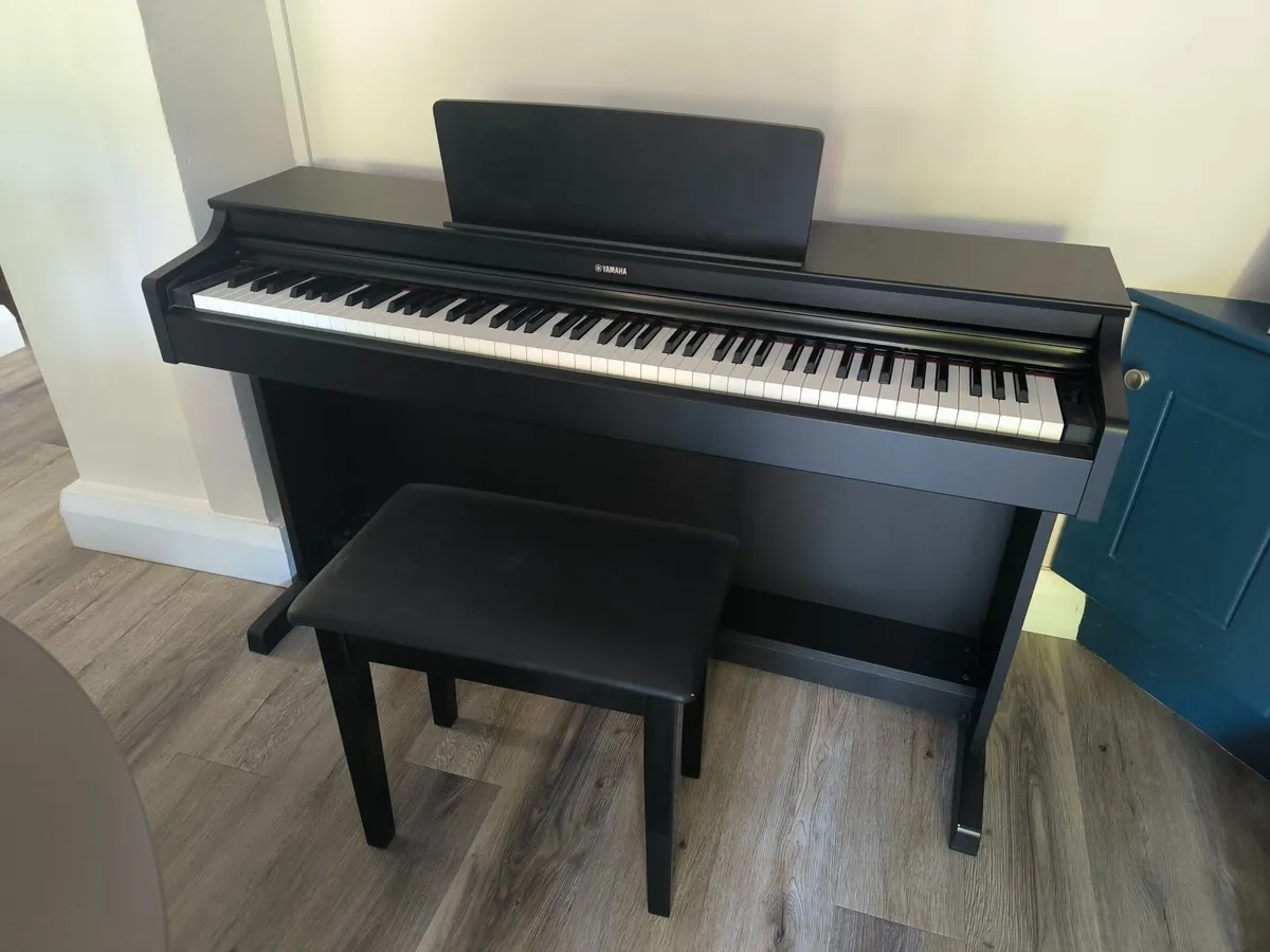 Yamaha Electric Piano - Image 1