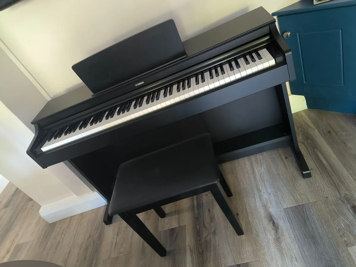 Yamaha Electric Piano - Image 2