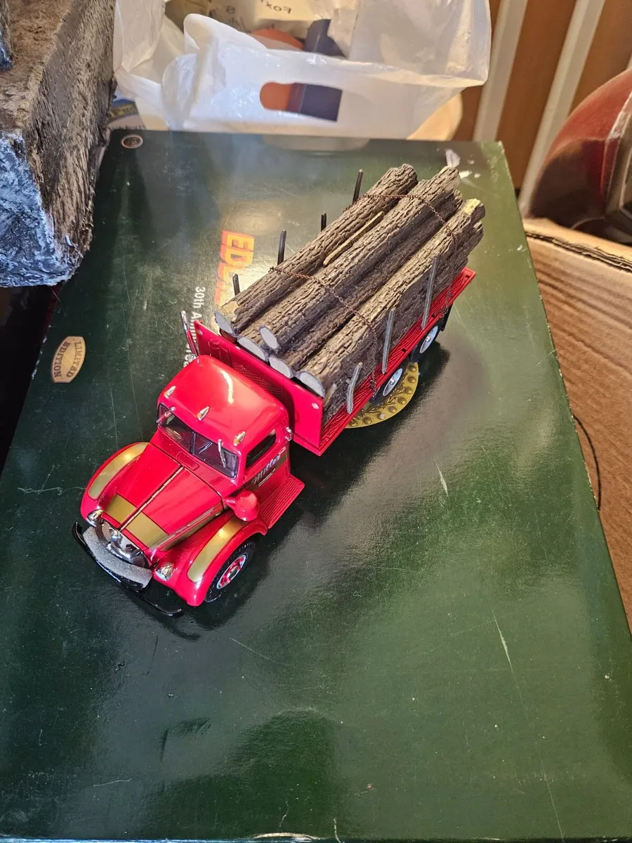 Corgi First Gear Mack Log Truck 1.34 - Image 4