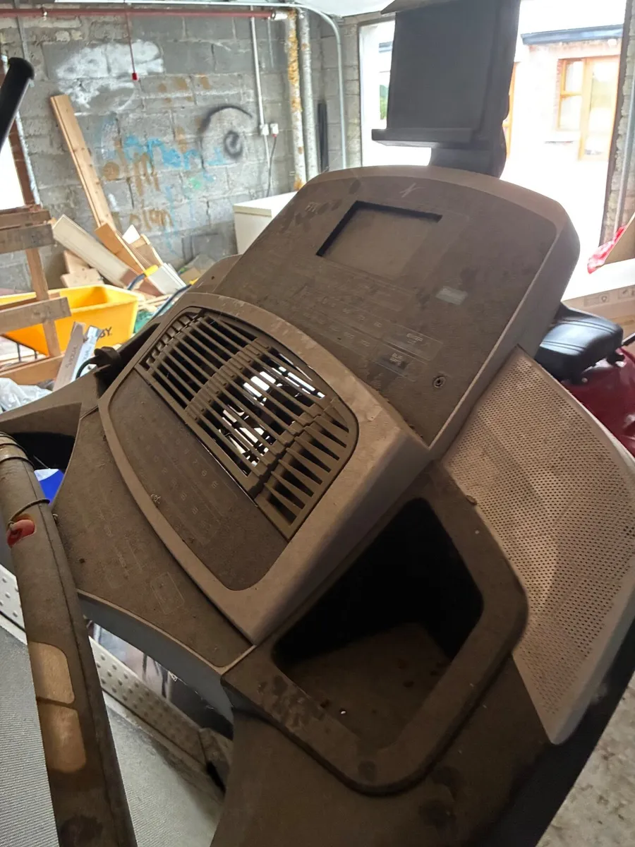 Treadmill and elliptical trainer - Image 4