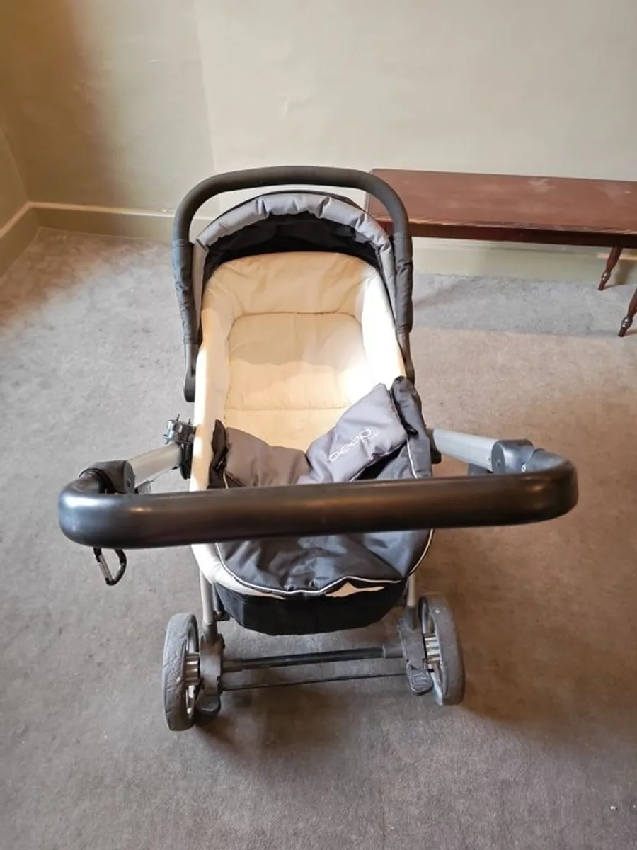 Baby Elegance Beep Twist Complete Travel System + ISOFIX Base - Image 1