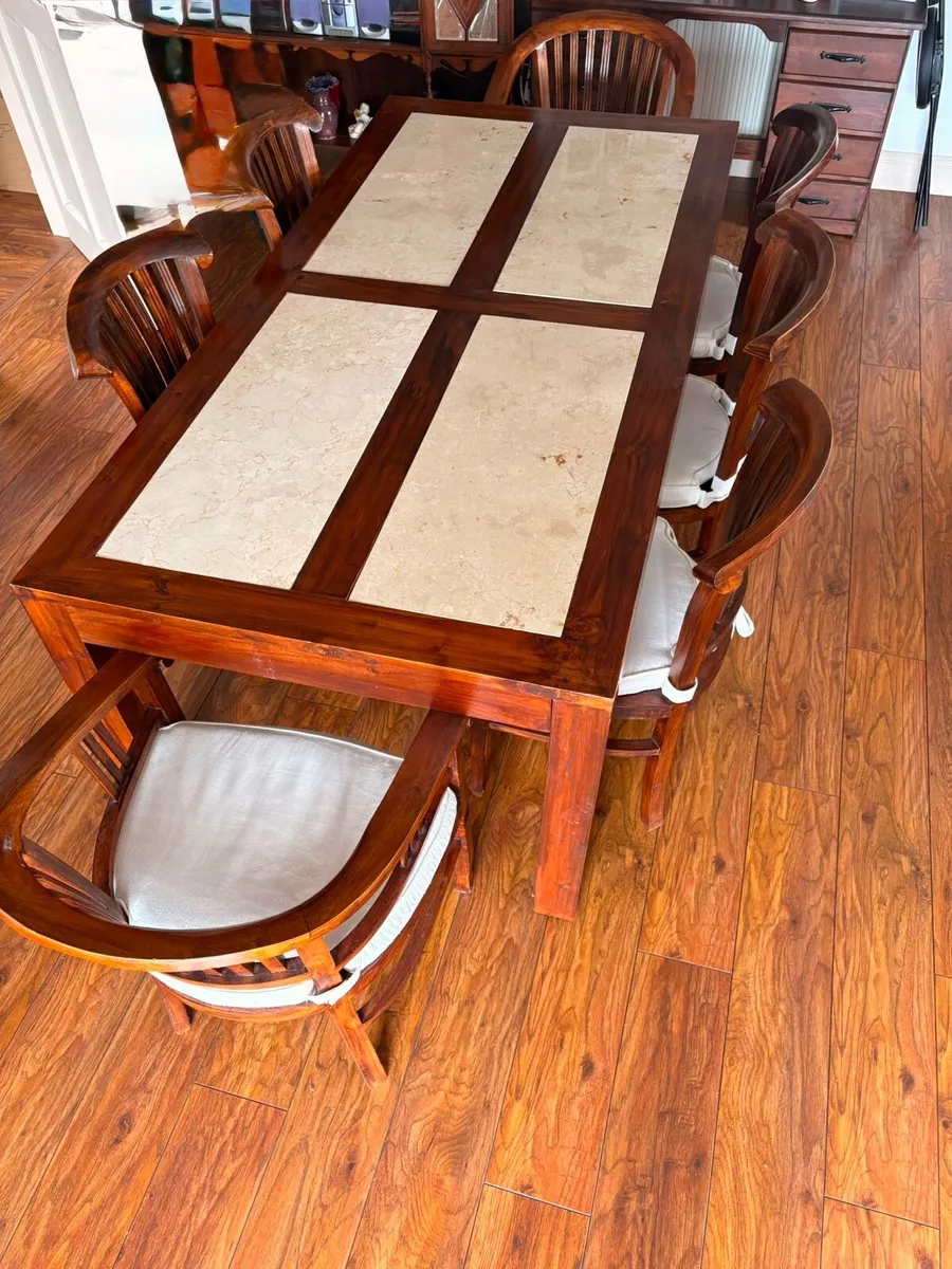 Kitchen table & Chairs - Image 1