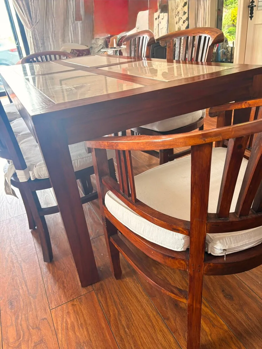 Kitchen table & Chairs - Image 4