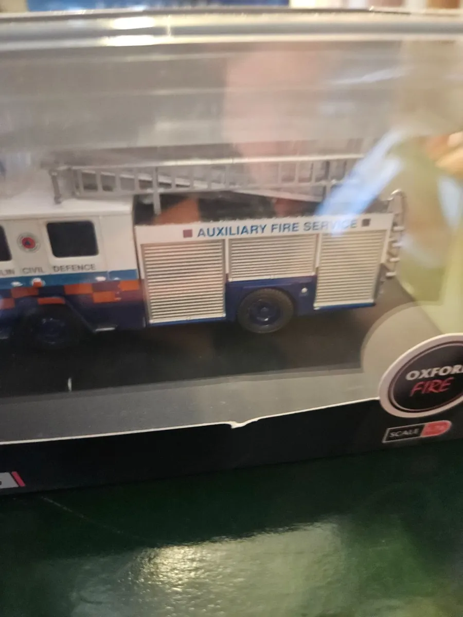 Corgi Oxford Dublin Civil Defence Fire Engine - Image 3