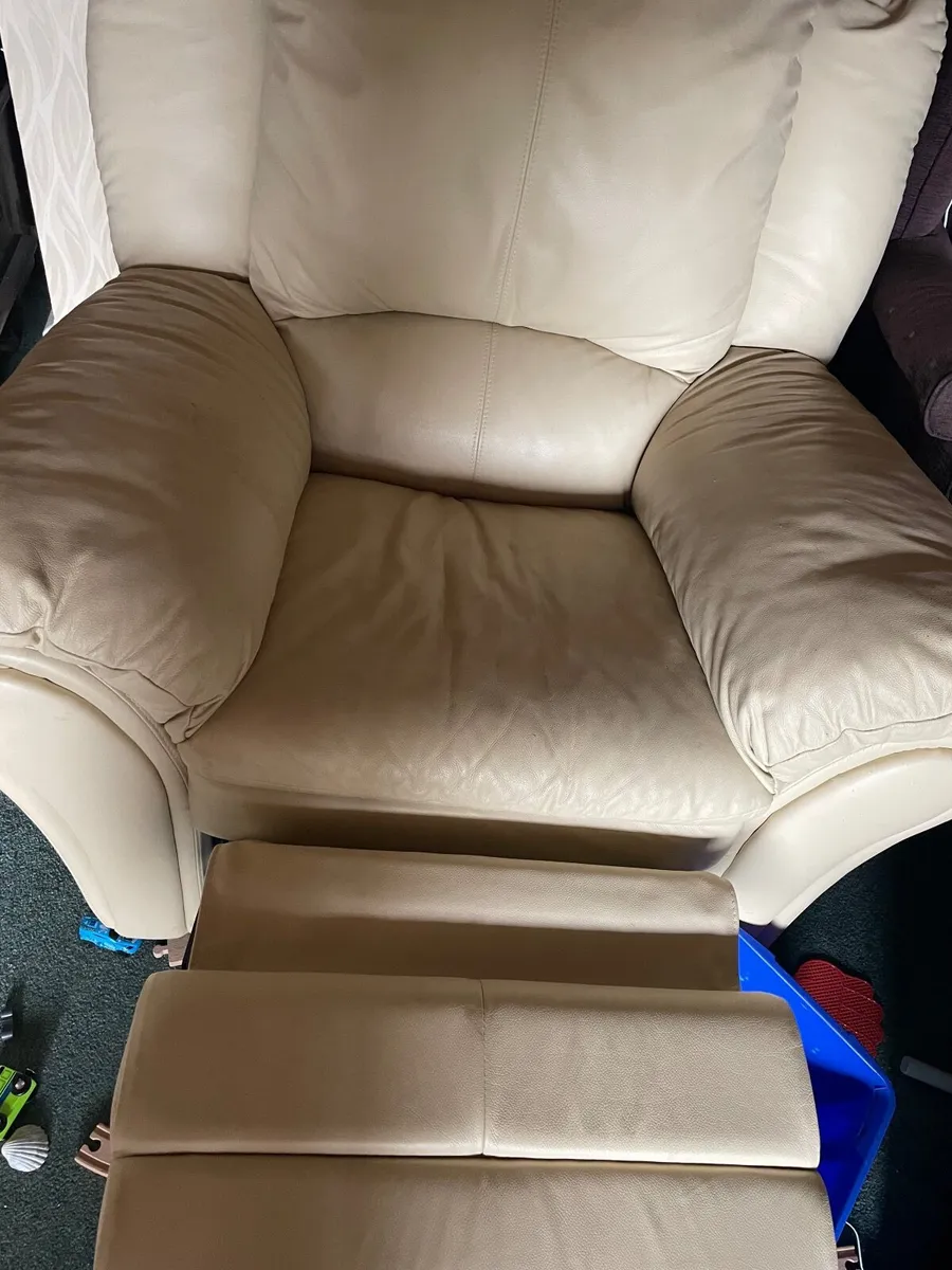 Couch - Image 4