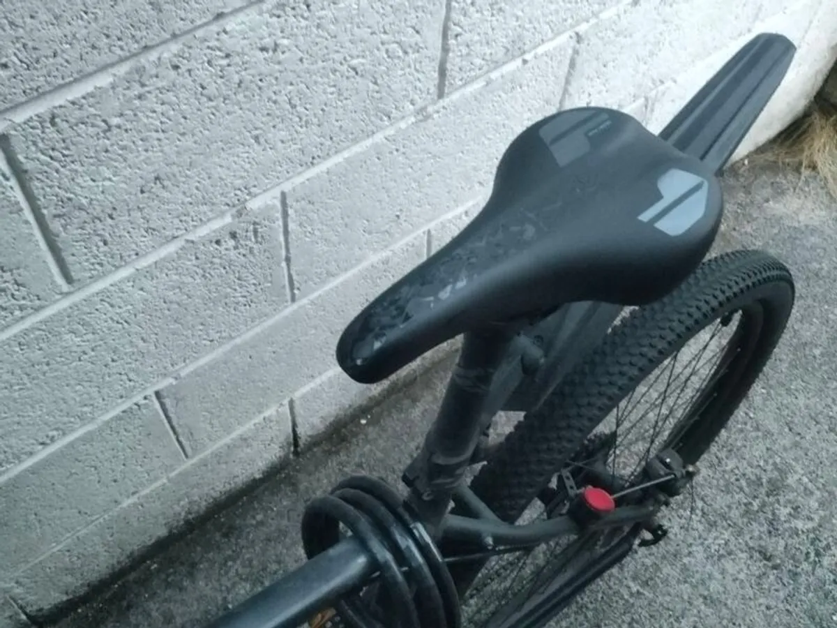 Carerra Vengeance (Medium) + Halfords Combination Lock - Image 4