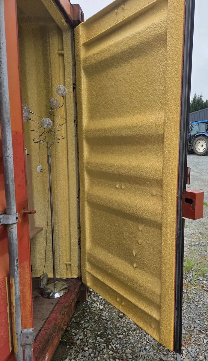 20ft insulated container - Image 3