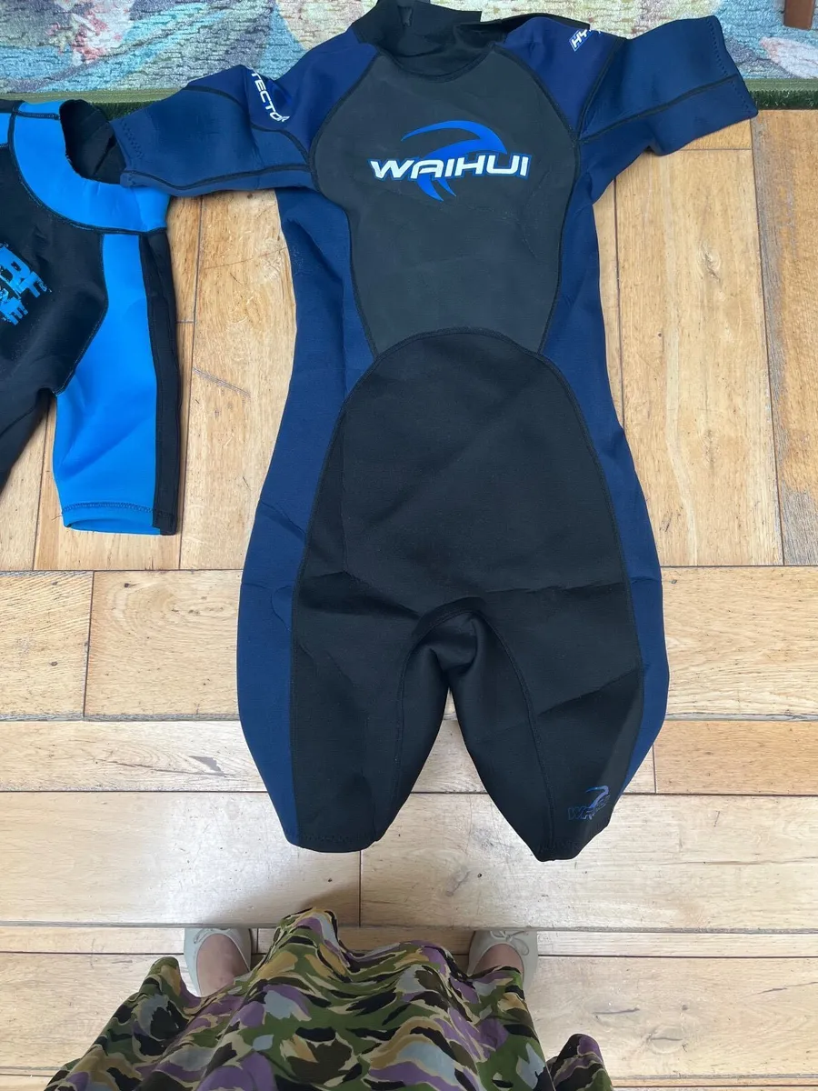 Kids wet suits - Image 1