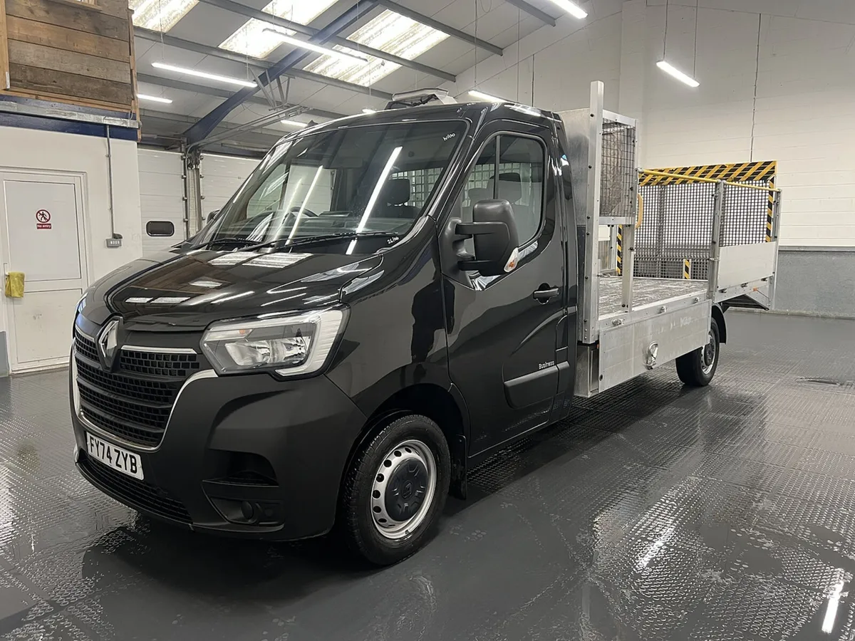 VB - 2024 Renault Master Dropside Van - Image 1