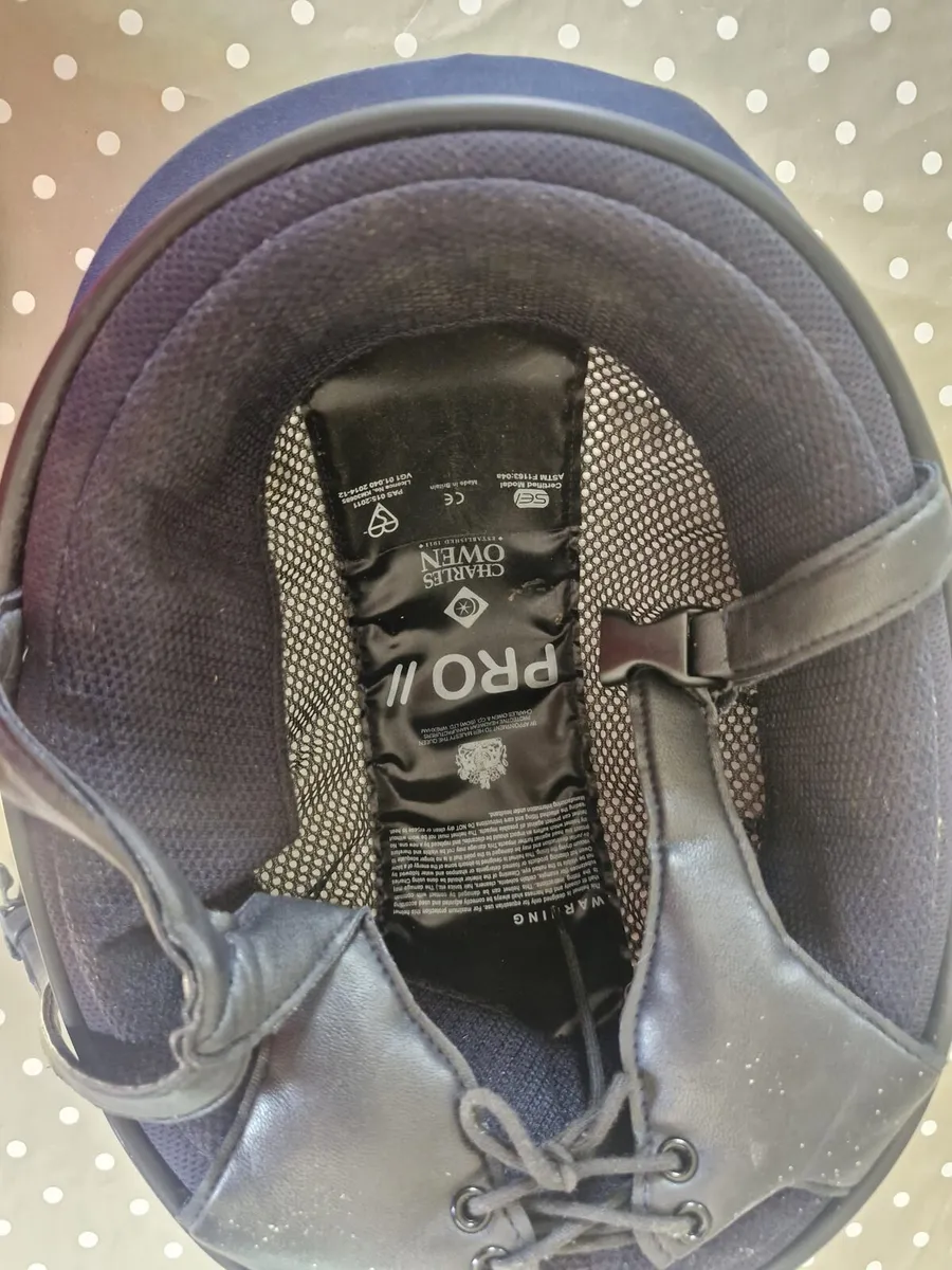 Riding helmet - Image 2