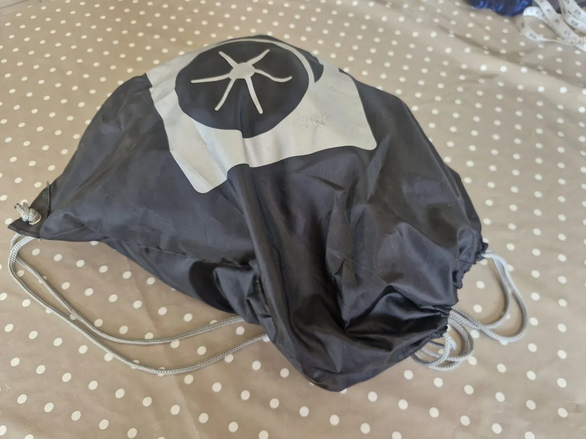 Riding helmet - Image 3