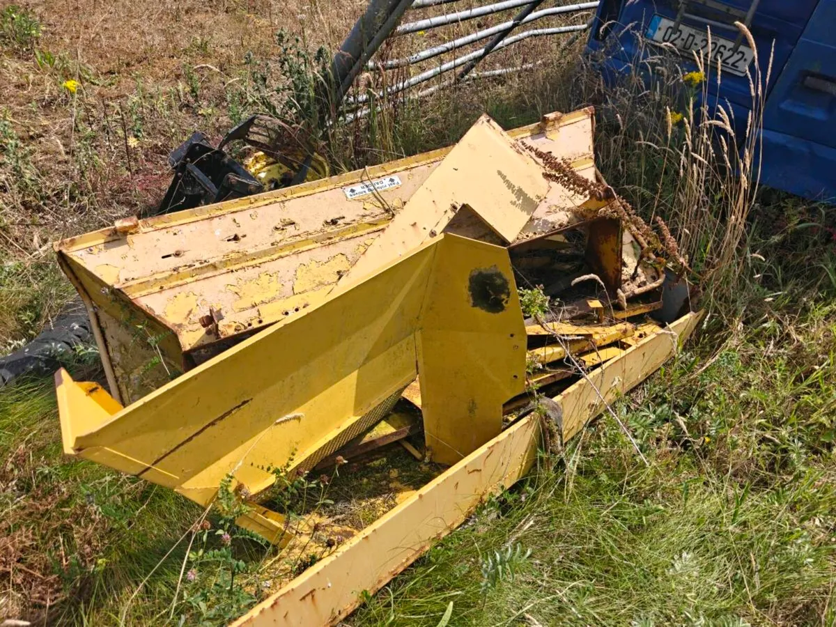New Holland Combine Chopper - Image 2