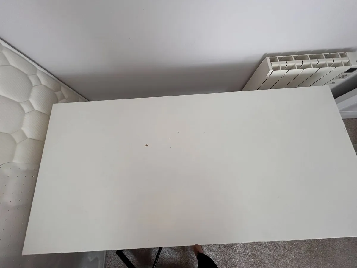Office desk and chair - Image 3