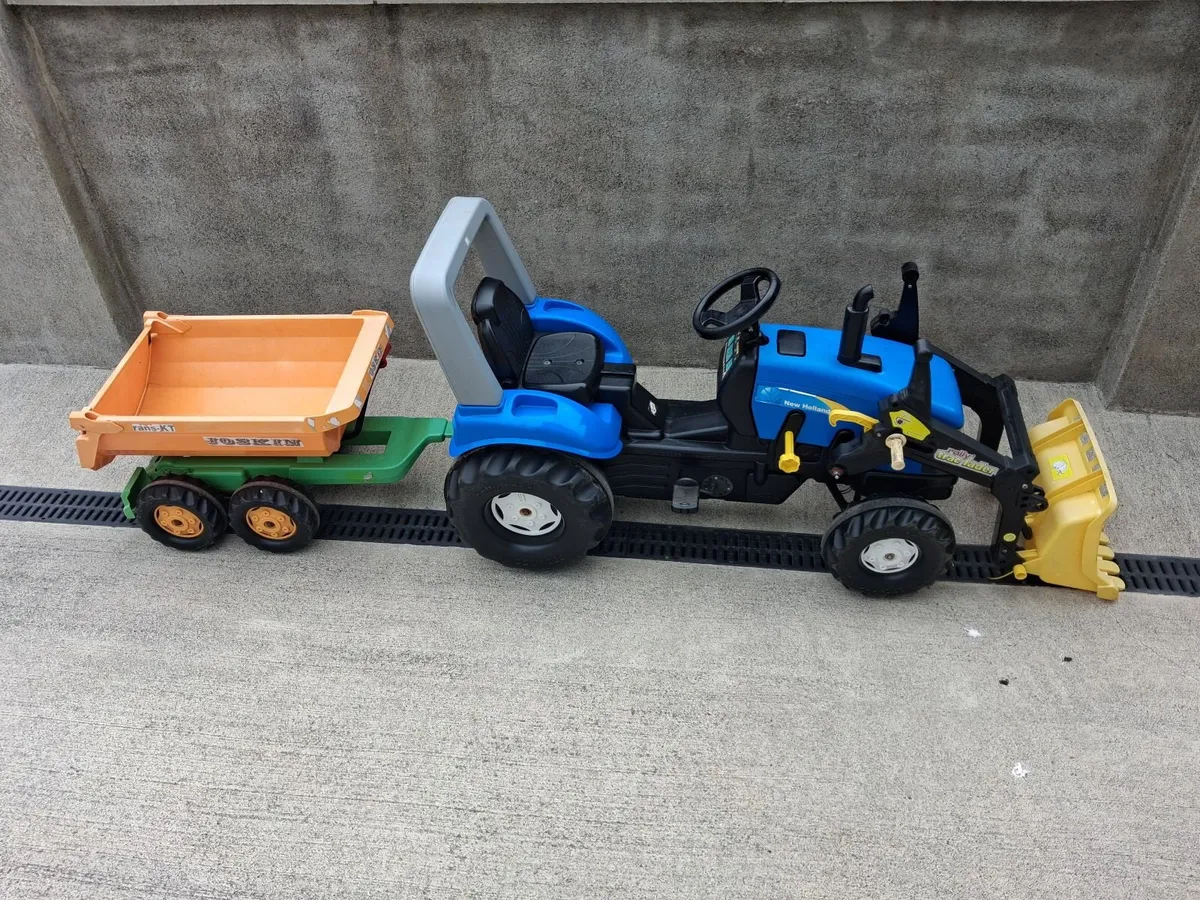 Childs Tractor with trailer - Image 4