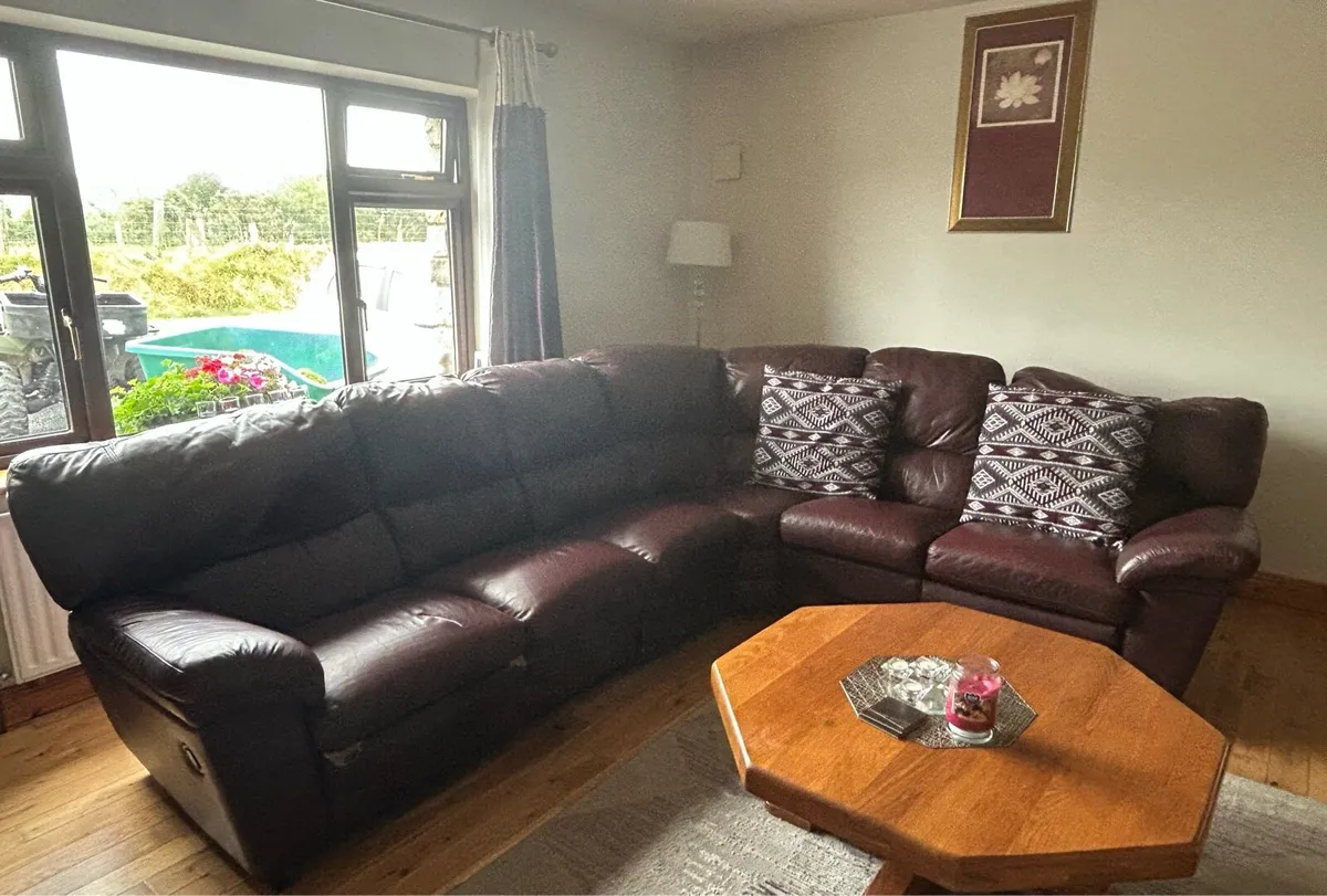 6 seater corner couch - Image 1