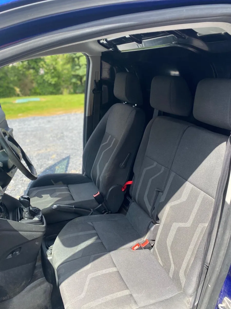 Ford Transit Connect van - Image 4