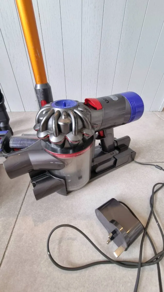 Dyson v8 absolute - Image 2