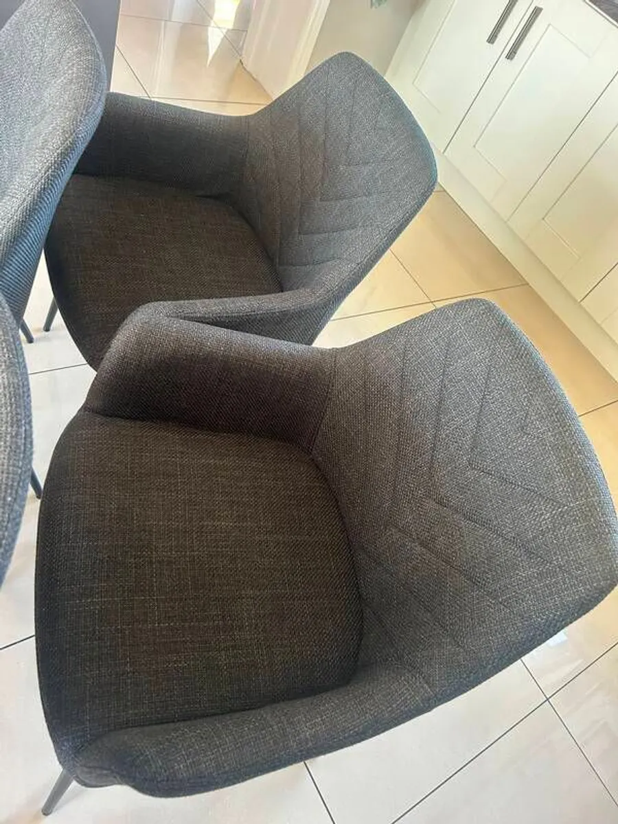 4 chairs for sale - Image 3
