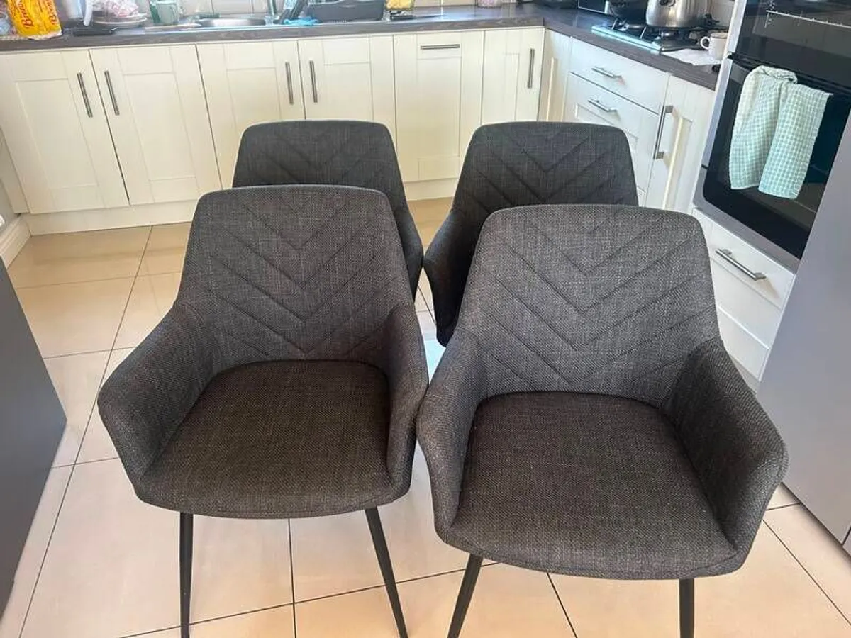 4 chairs for sale - Image 1