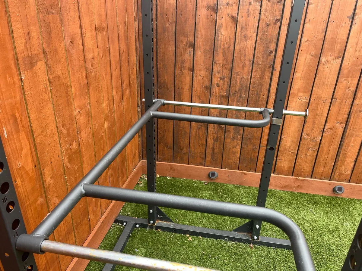 Hit Fitness F200 Pro Power Rack with Pro dip bar - Image 4
