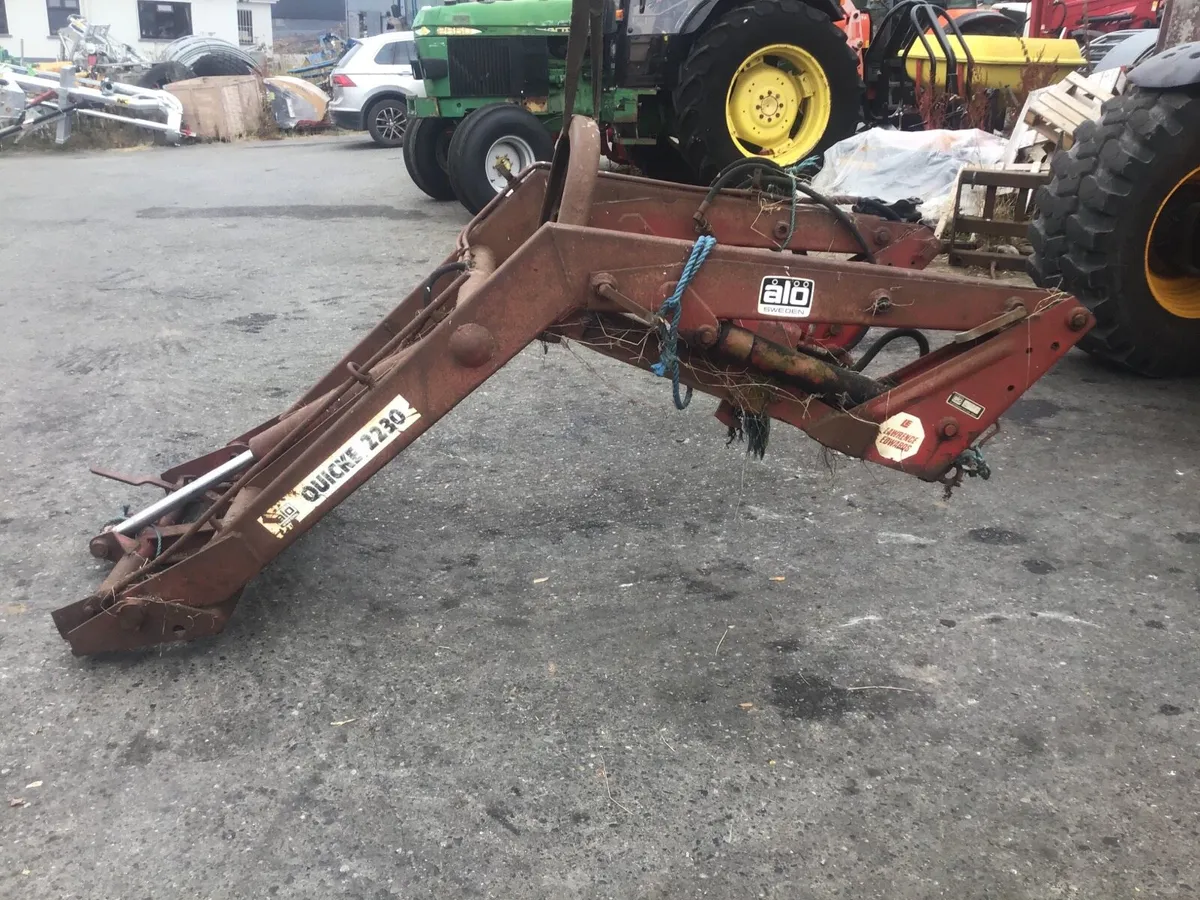 Quicke 2230 Loader - Image 1