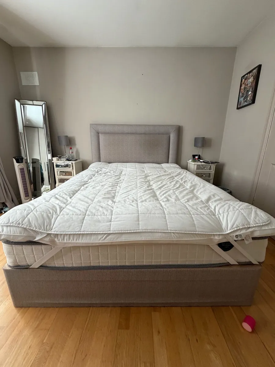 Bed and headboard - Image 1