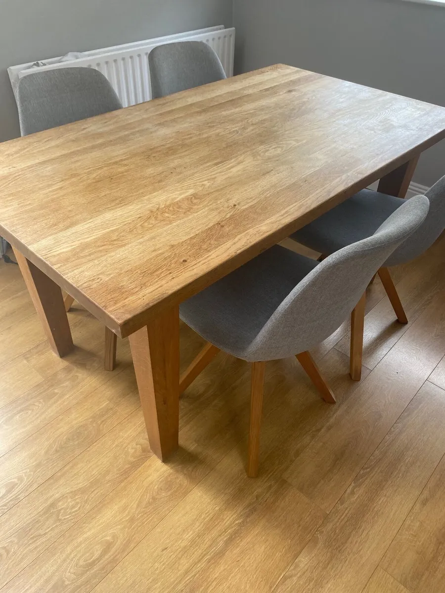 Solid Oak Dining Table, 4 Chairs & 3 Bar stools - Image 4