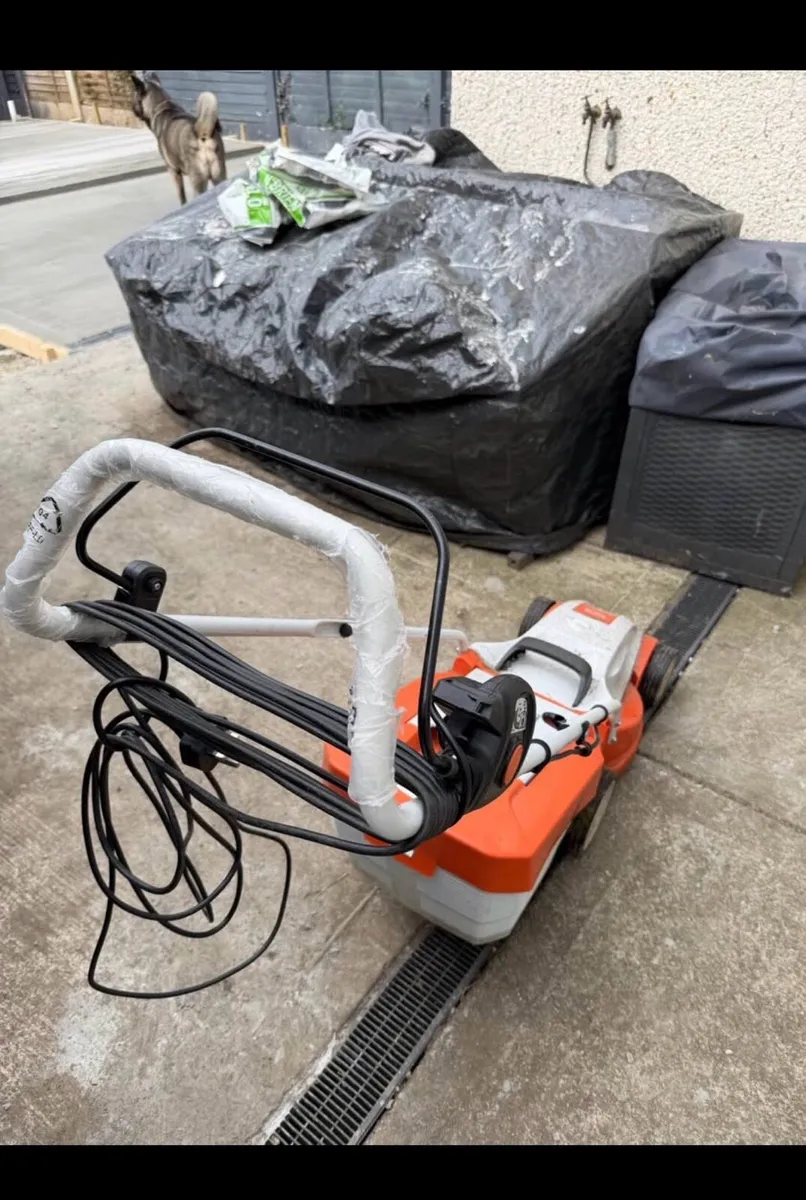 Stihl lawnmower - Image 1