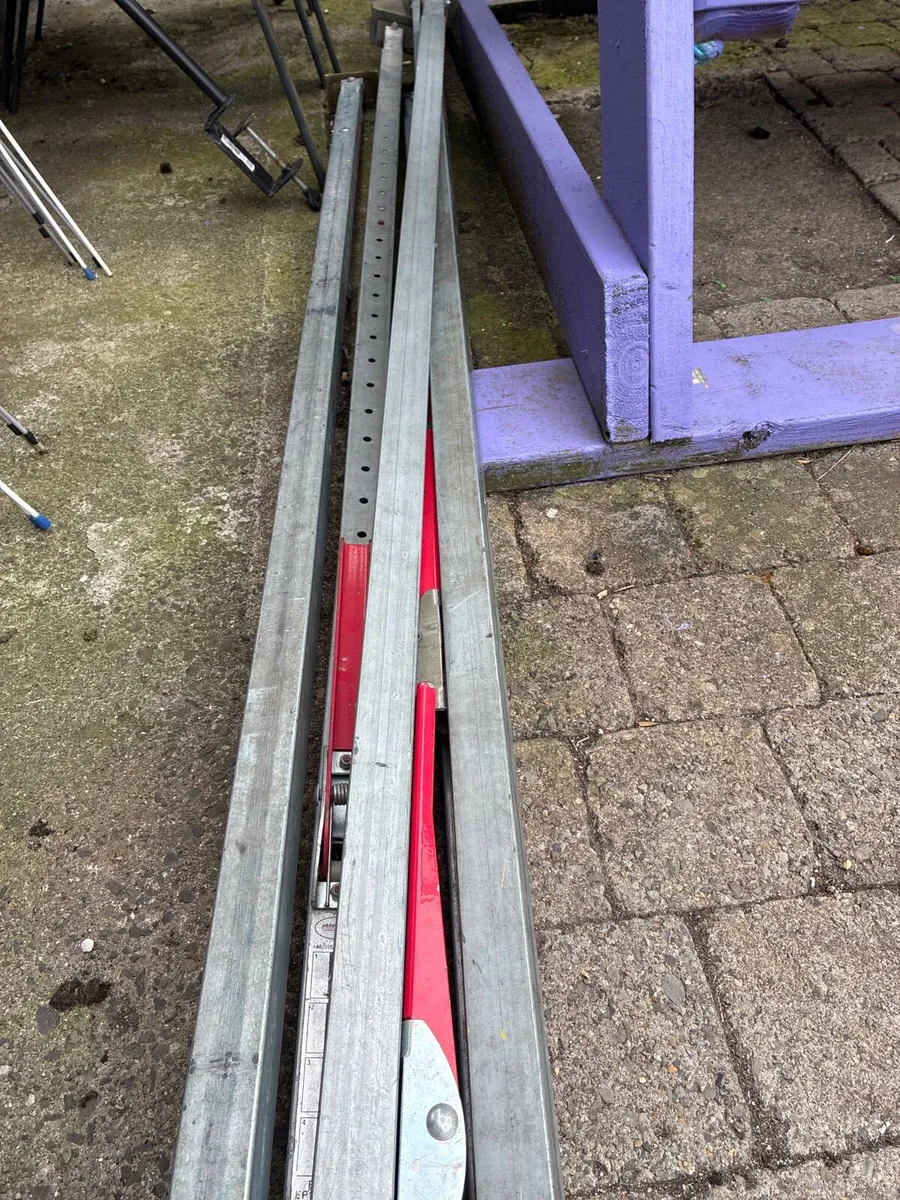 Safe load props bars