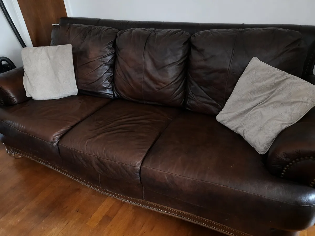 Couch & 2 Arm chairs - Image 1