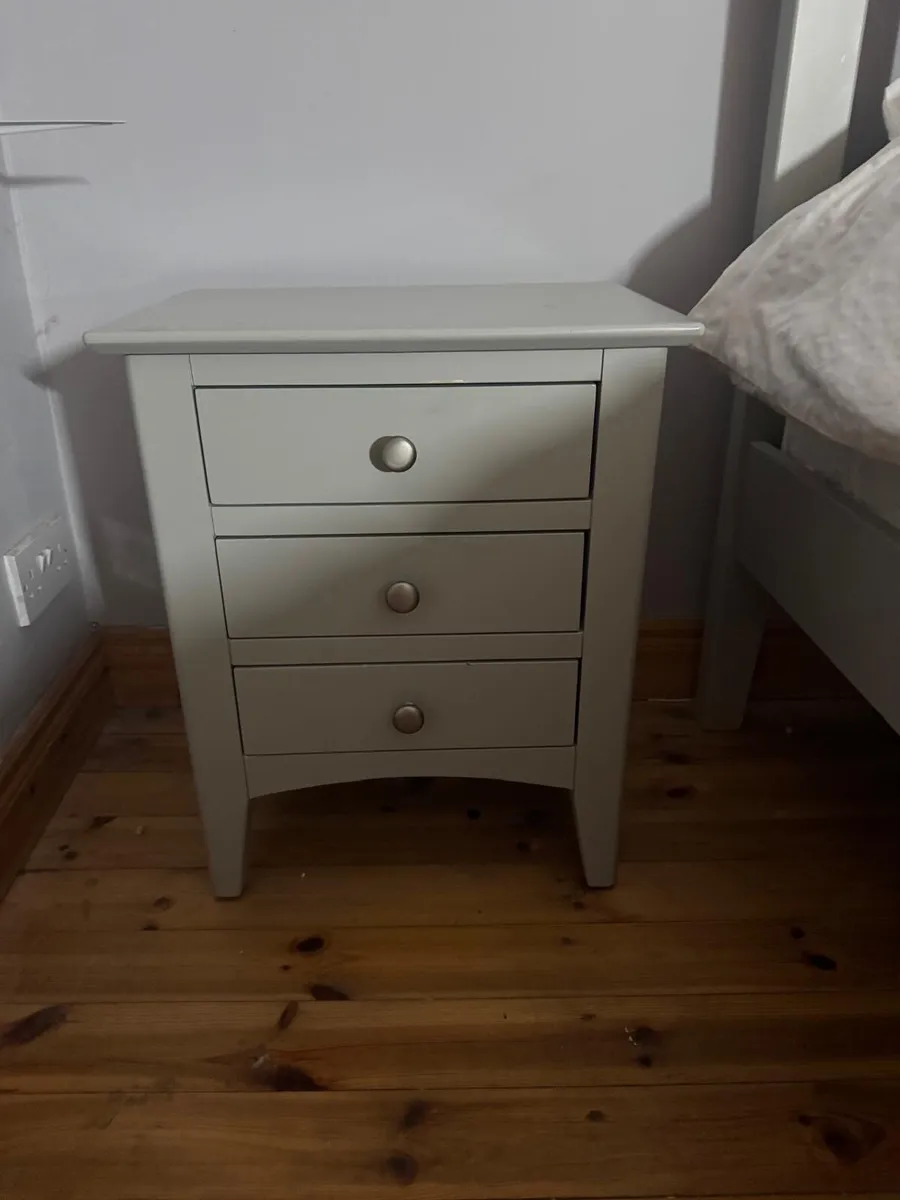 Double bed locker and desk - Image 4