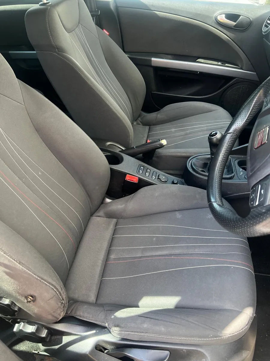 SEAT LEON - Image 4