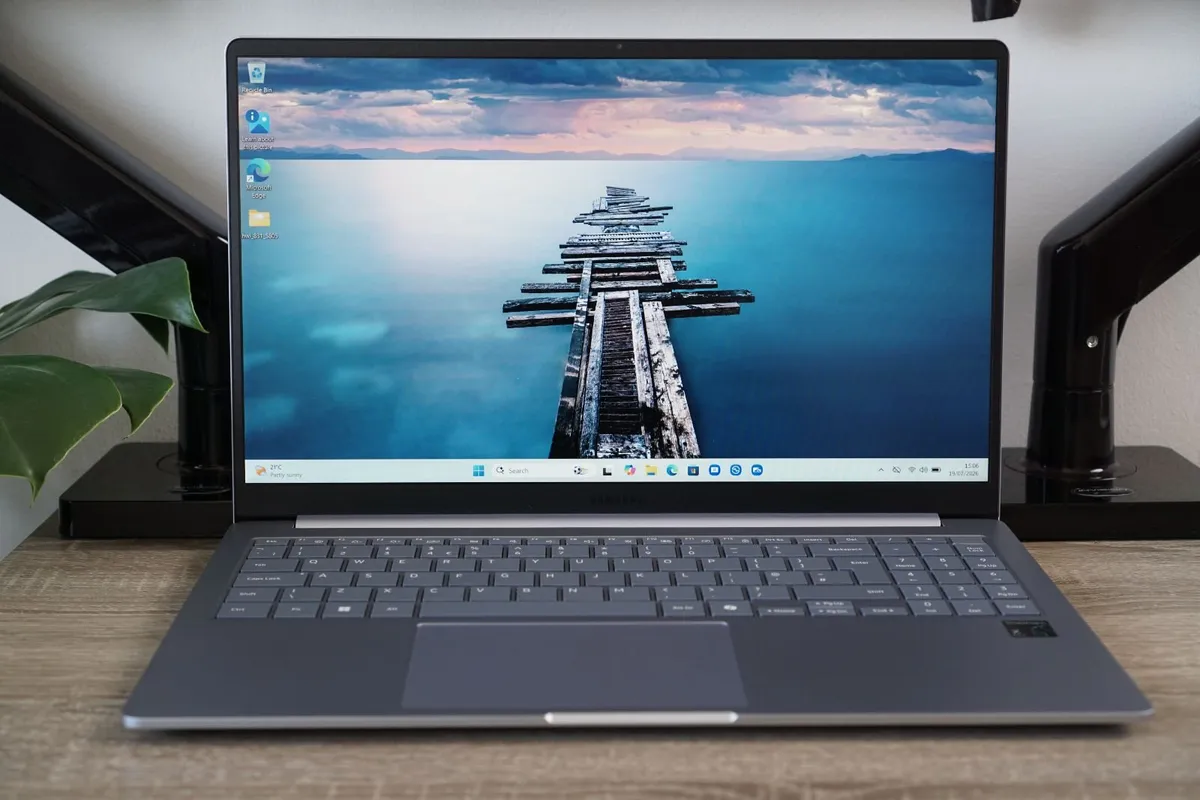 New Samsung Galaxy Book4 Edge 15.6" Copilot+ PC - Image 1