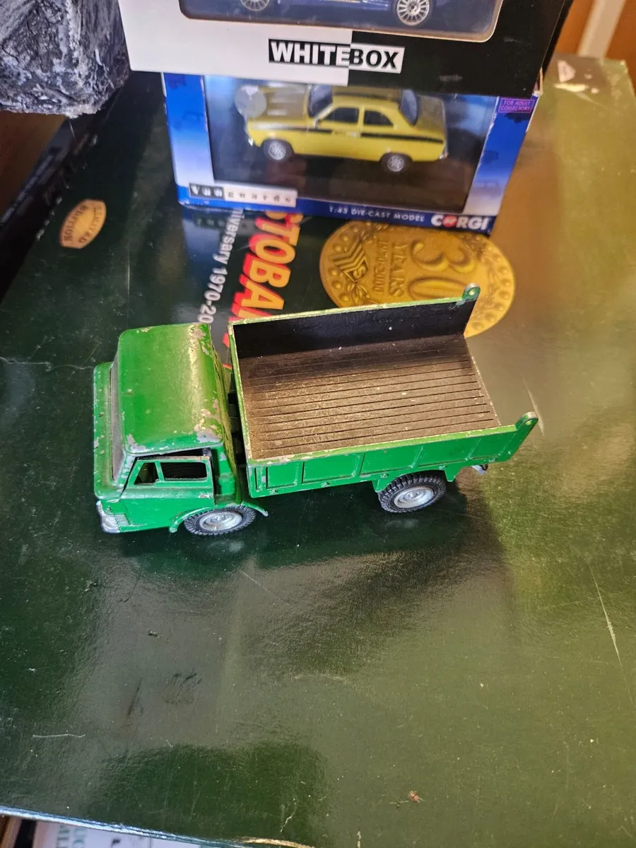 Dinky 1970's Ford Model D Tipper Truck - Image 2