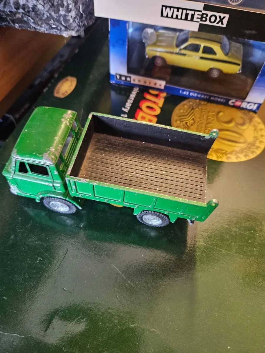 Dinky 1970's Ford Model D Tipper Truck - Image 3