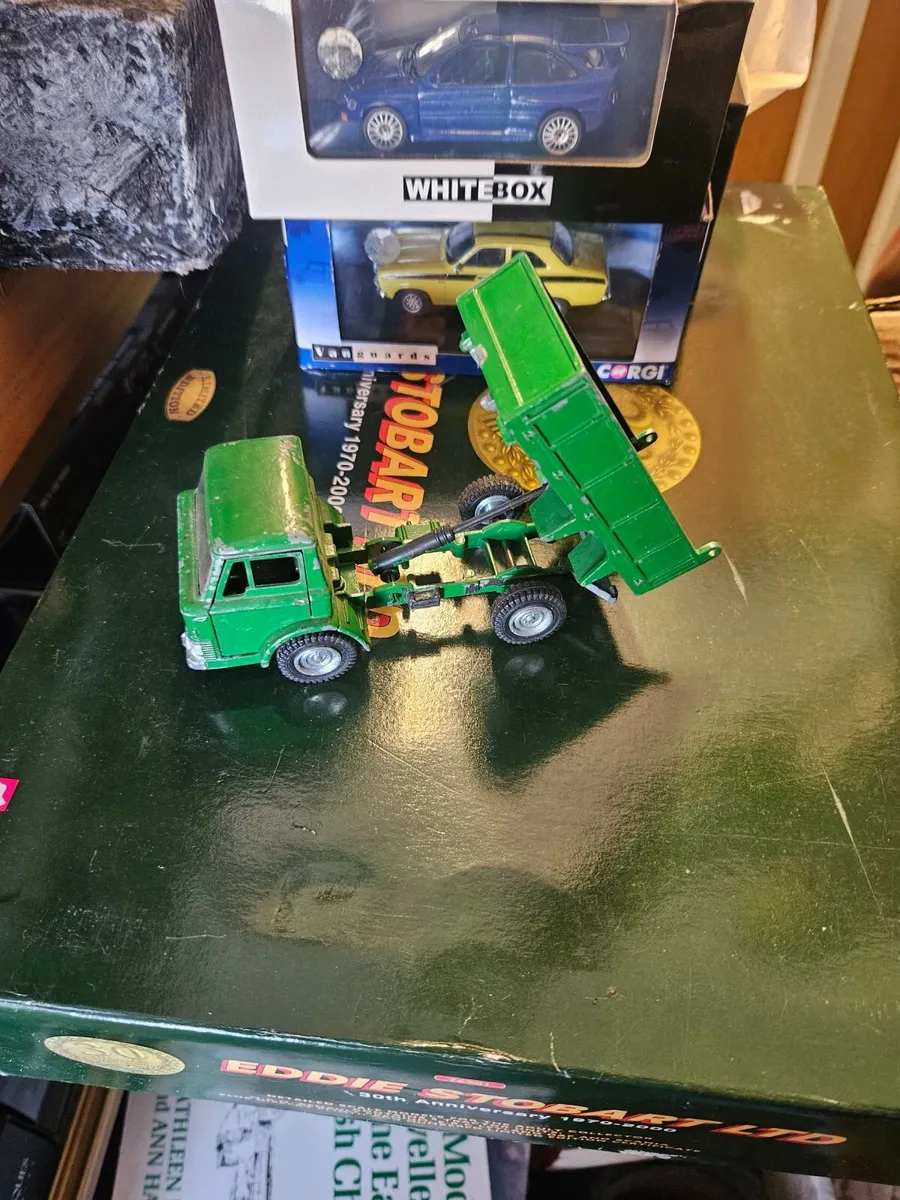 Dinky 1970's Ford Model D Tipper Truck - Image 4