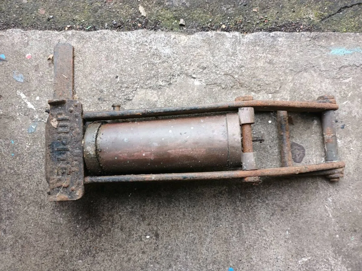 Jupiter Foot Pump - Image 1