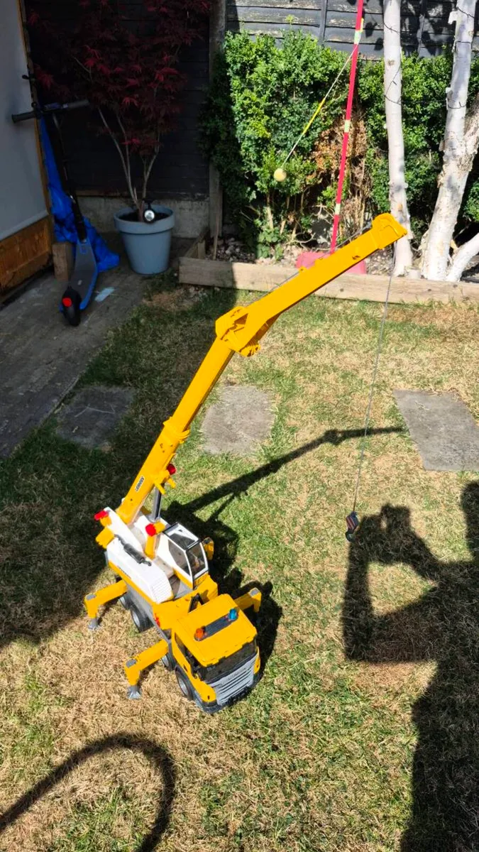 Toy Trucks and construction vehicles - Image 3