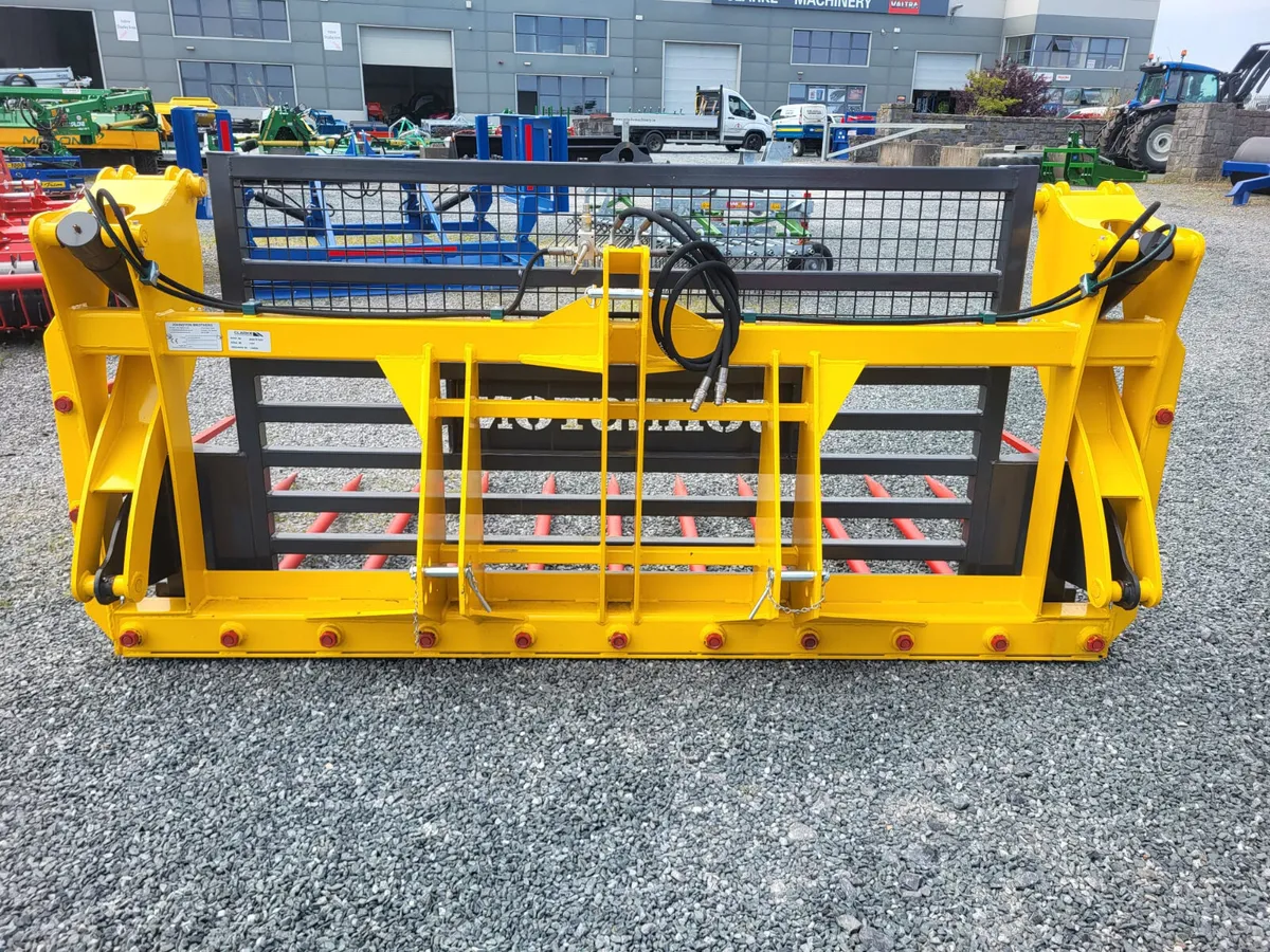 Johnston 9ft Heavy Duty Push off Rake - Image 4
