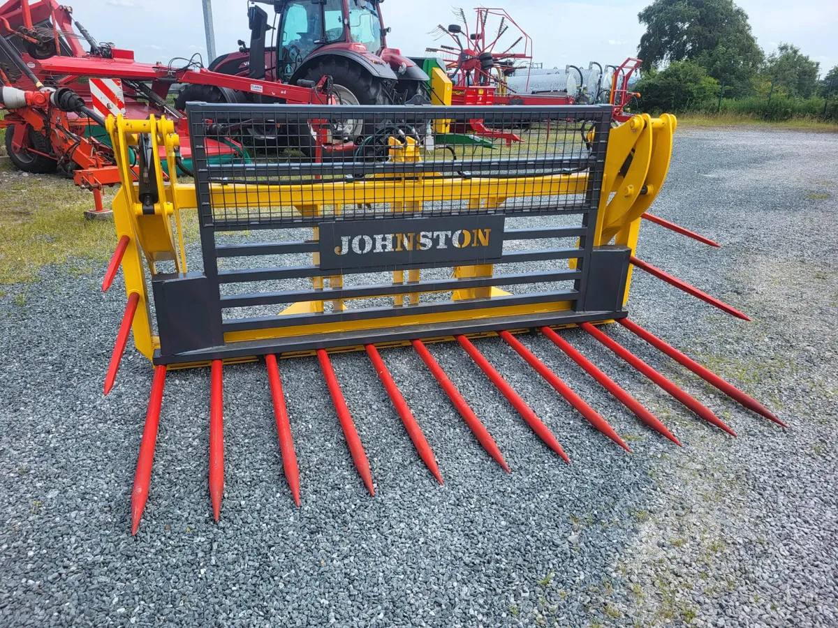 Johnston 9ft Heavy Duty Push off Rake - Image 1